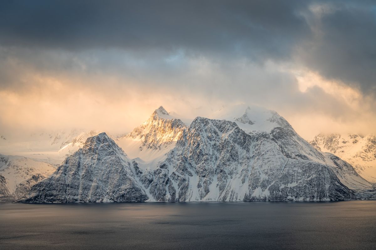 Alpine Welten – Schneeschuhwandern unter Polarlichtern in Lyngen